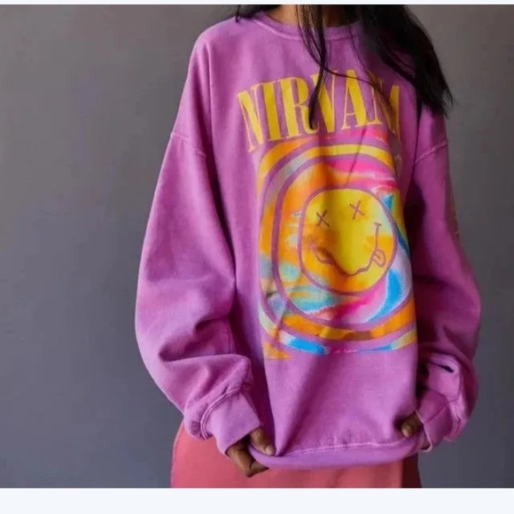 NIRVANA Sweaters - NWOT Nirvana Smiley Artsy Oversize Crewneck Sweater